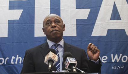 Южноафриканец Токио Сексвале выдвинет свою кандидатуру на выборах главы ФИФА