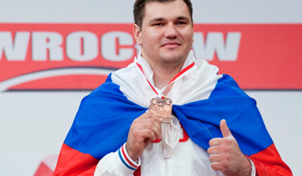 Алексей Ловчев победил на чемпионате России по тяжелой атлетике в Старом Осколе