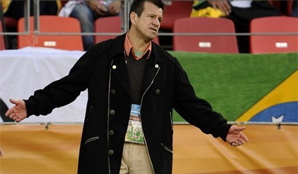 Главный тренер сборной Бразилии по футболу Дунга отправлен в отставку