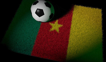 Потерявший сознание во время матча футболист сборной Камеруна скончался в реанимации