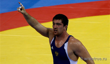 Российский борец Бахтияр Ахмедов получил золотую медаль Олимпиады 2008 года