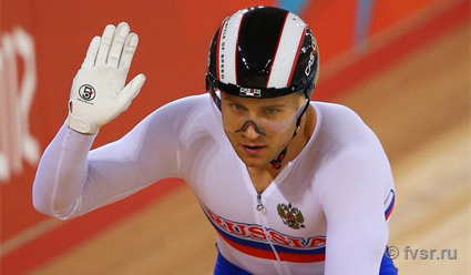 Велогонщик Денис Дмитриев завоевал серебро в спринте на этапе Кубка мира в Чили