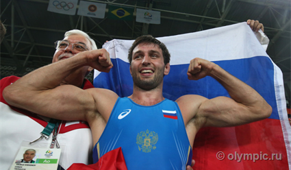 Российские борцы получат дополнительные премии за медали Олимпиады