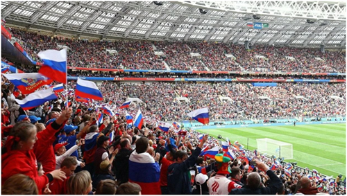 футбольный матч на стадионе в России