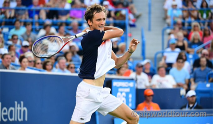Россиянин Даниил Медведев выиграл финал теннисного турнира серии Masters ATP в Цинциннати