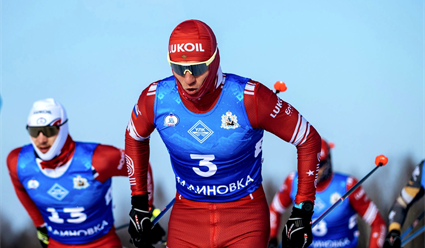 Александр Большунов выиграл скиатлон на "Чемпионских высотах"