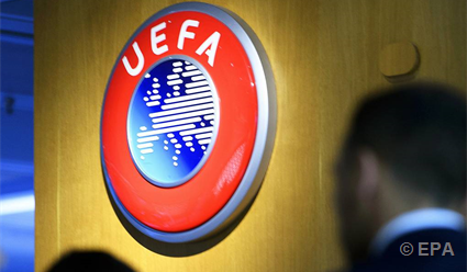 УЕФА согласовал форму сборной Украины с националистическим лозунгом для участия в Евро 2020