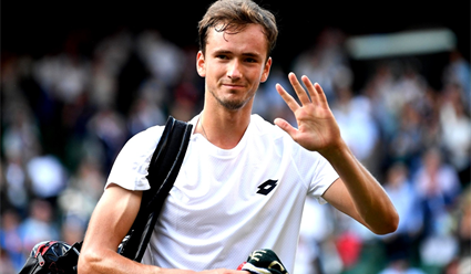 Даниил Медведев проиграл Джоковичу и завершил выступление на Итоговом турнире ATP