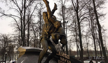 Открытие мемориала основоположникам самбо прошло на Аллее спортивной славы в Москве