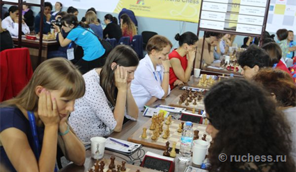 Россиянки выиграли у румынок в 9-м туре шахматной олимпиады, мужская команда России - у Италии