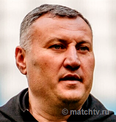 Главный тренер "Акрона" Заур Тедеев заявил, что ужесточение лимита на легионеров негативно влияет на развитие футбола